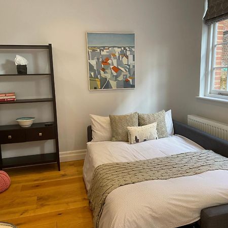 Charming & Cosy Town Centre Home With Parking Guildford Bagian luar foto