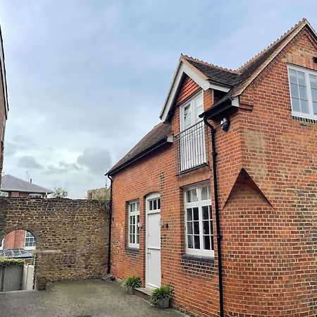 Charming & Cosy Town Centre Home With Parking Guildford Bagian luar foto