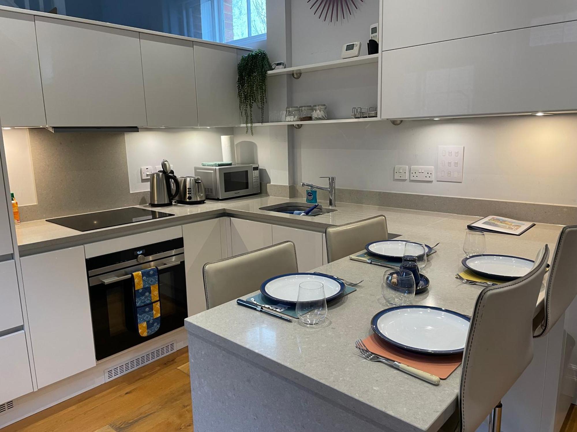 Charming & Cosy Town Centre Home With Parking Guildford Bagian luar foto