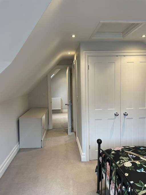 Charming & Cosy Town Centre Home With Parking Guildford Bagian luar foto